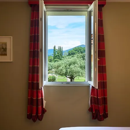 Hotell Delfina Palace Foligno