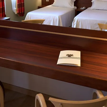 Hotell Delfina Palace Foligno