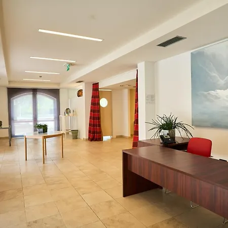 Delfina Palace Hotell