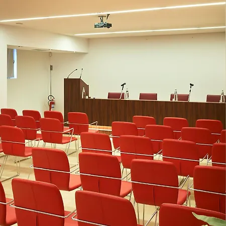 Hotell Delfina Palace Foligno