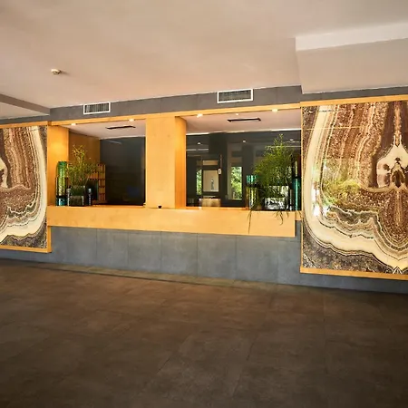 Delfina Palace