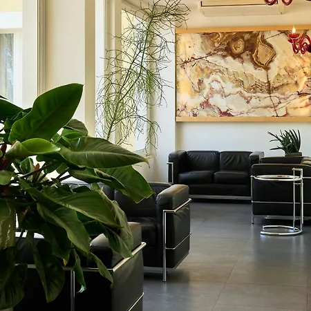 Delfina Palace Hotel 4*