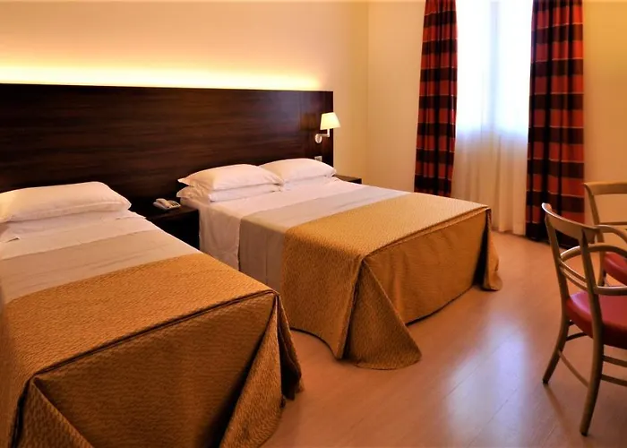 Hotel Delfina Palace Foligno