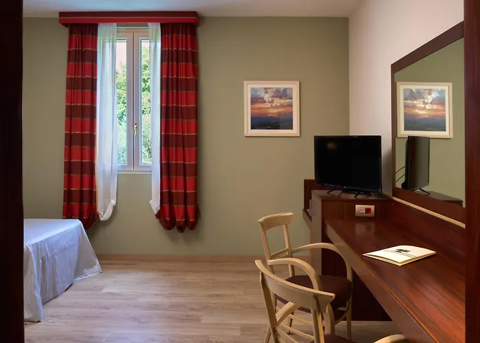 Delfina Palace Hotel 4*