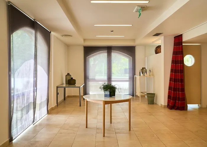 Delfina Palace Hotel 4*