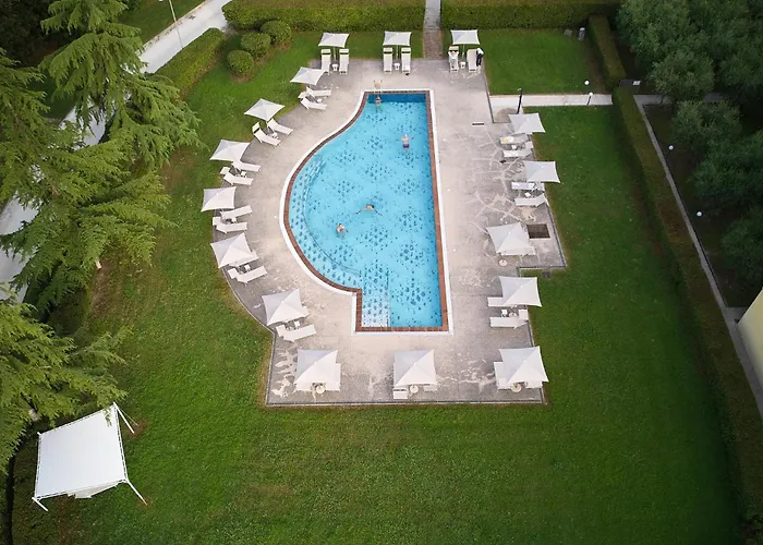 Delfina Palace Hotel 4*